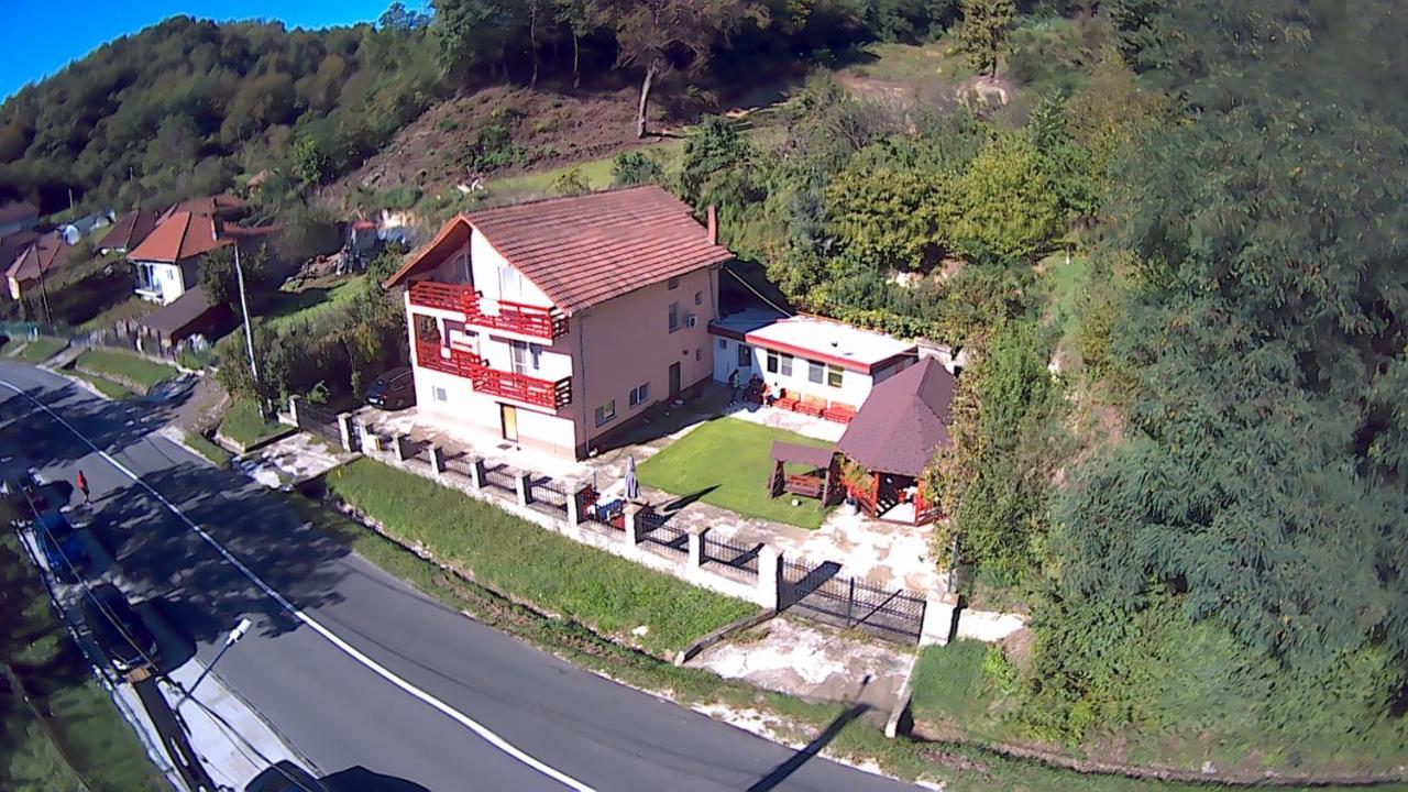 Pensiunea Ilarie Ocnele Mari Exterior foto